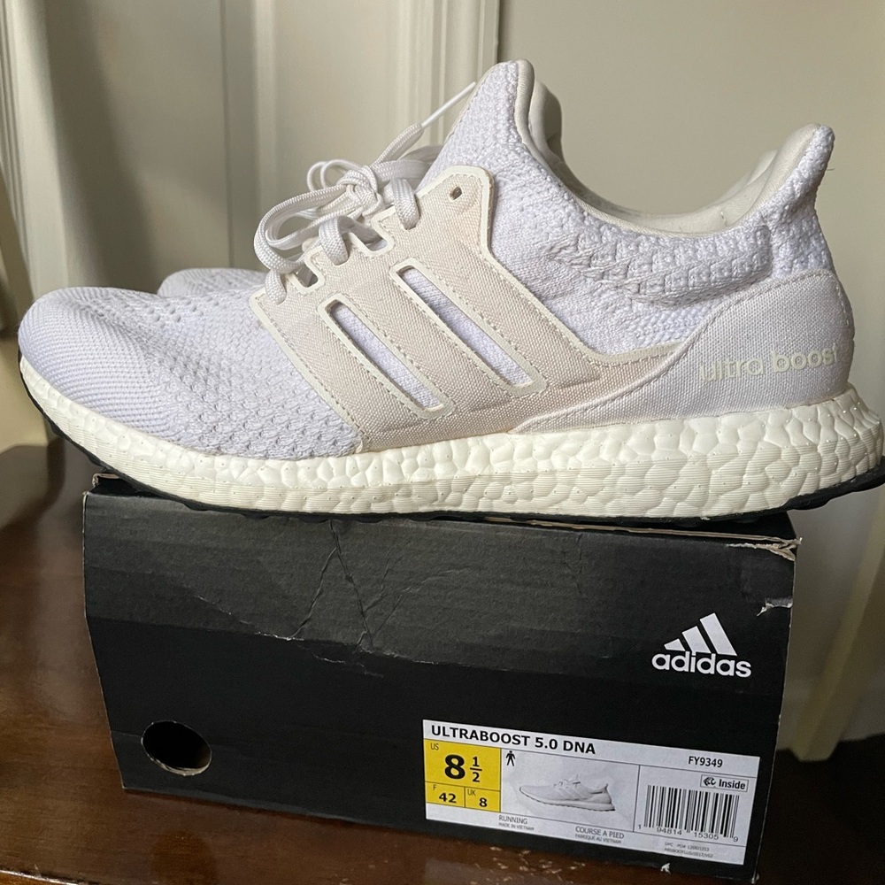 Adidas Ultraboost 5.0 DNA Triple White Men 8.5/9 Women 9.5/10 FY9349 *PLS READ!*